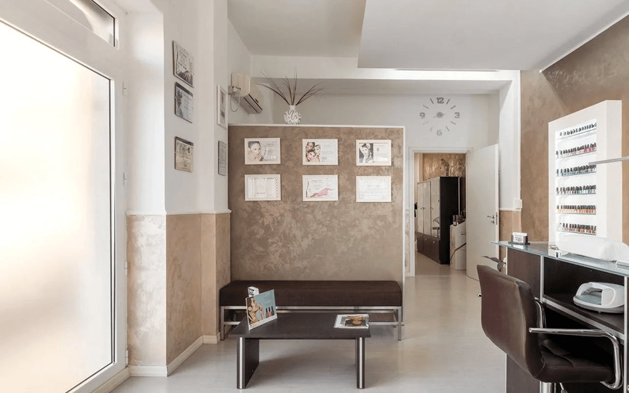 Interno di Nails Center MG a Ostuni — foto 8 di 8
